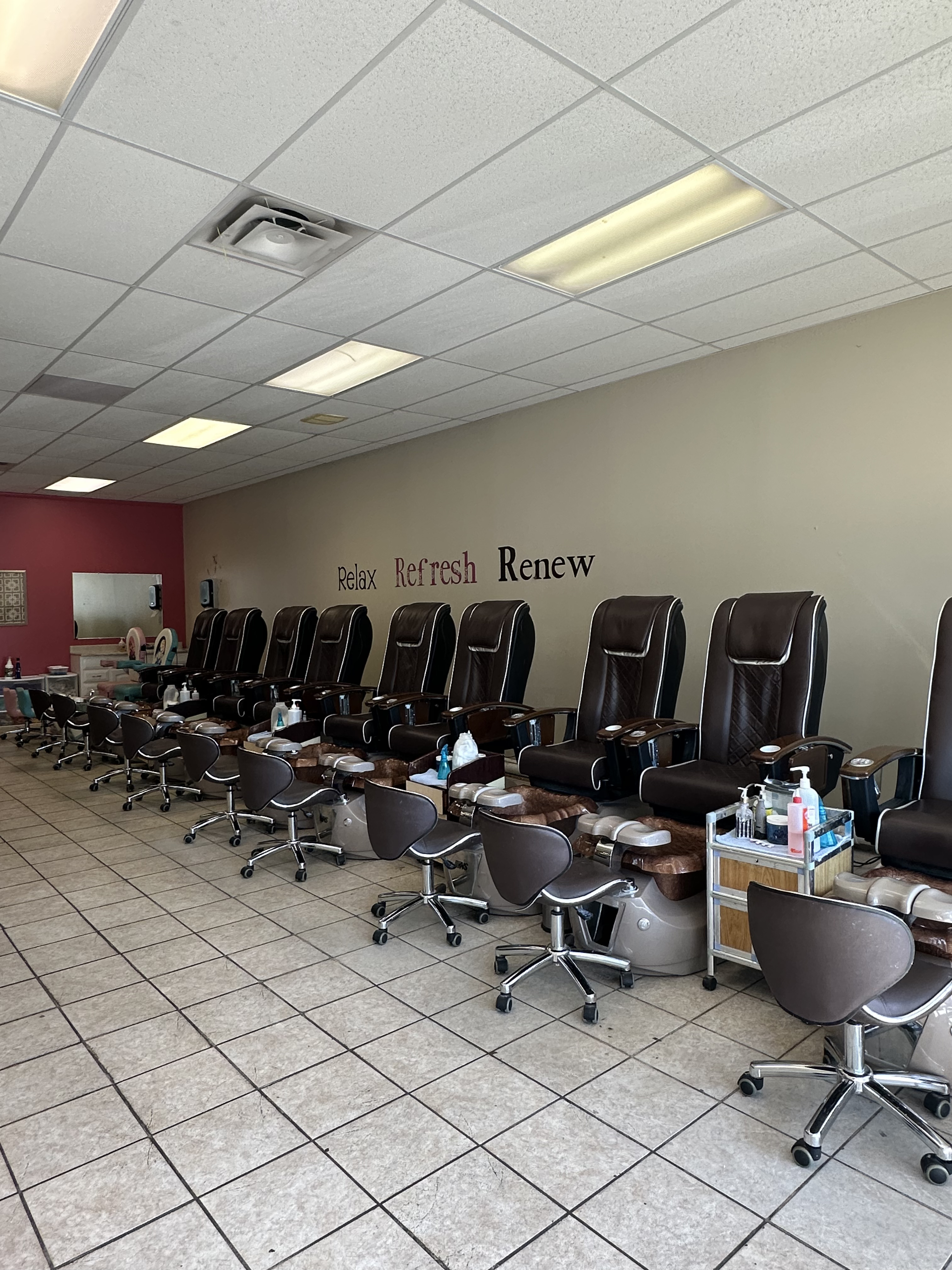 inside Tips and Toes Nail Salon